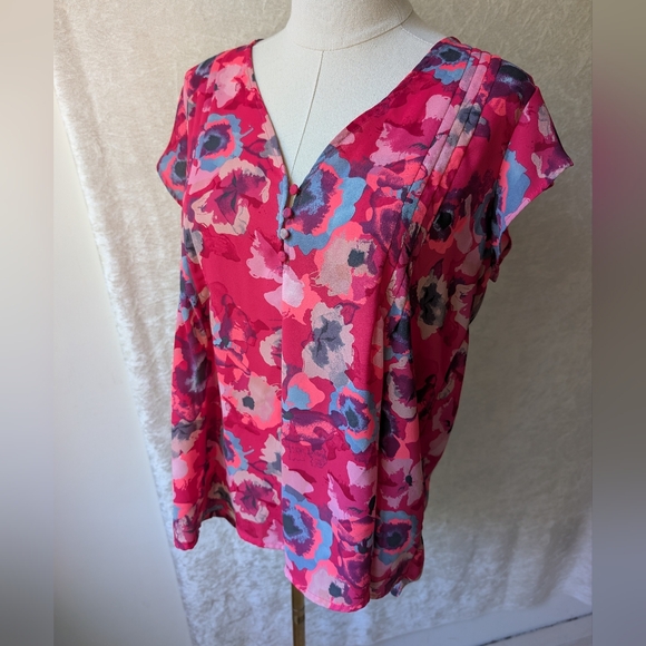 Lila Rose Bright Pink Floral Blouse V Neck Button Front  Short Sleeve - Picture 1 of 5